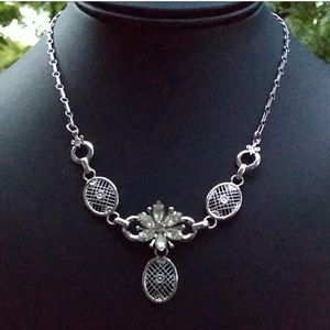 1940s Sterling Silver White Stone Flower Bar Link